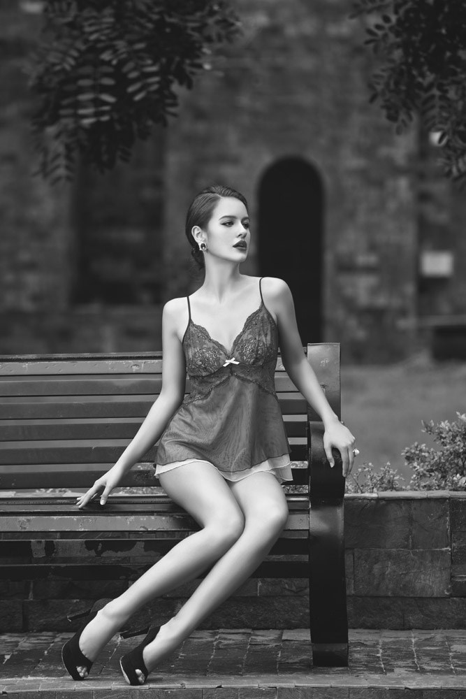扒開美女